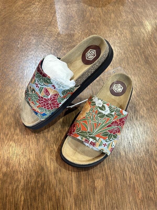 Sandal