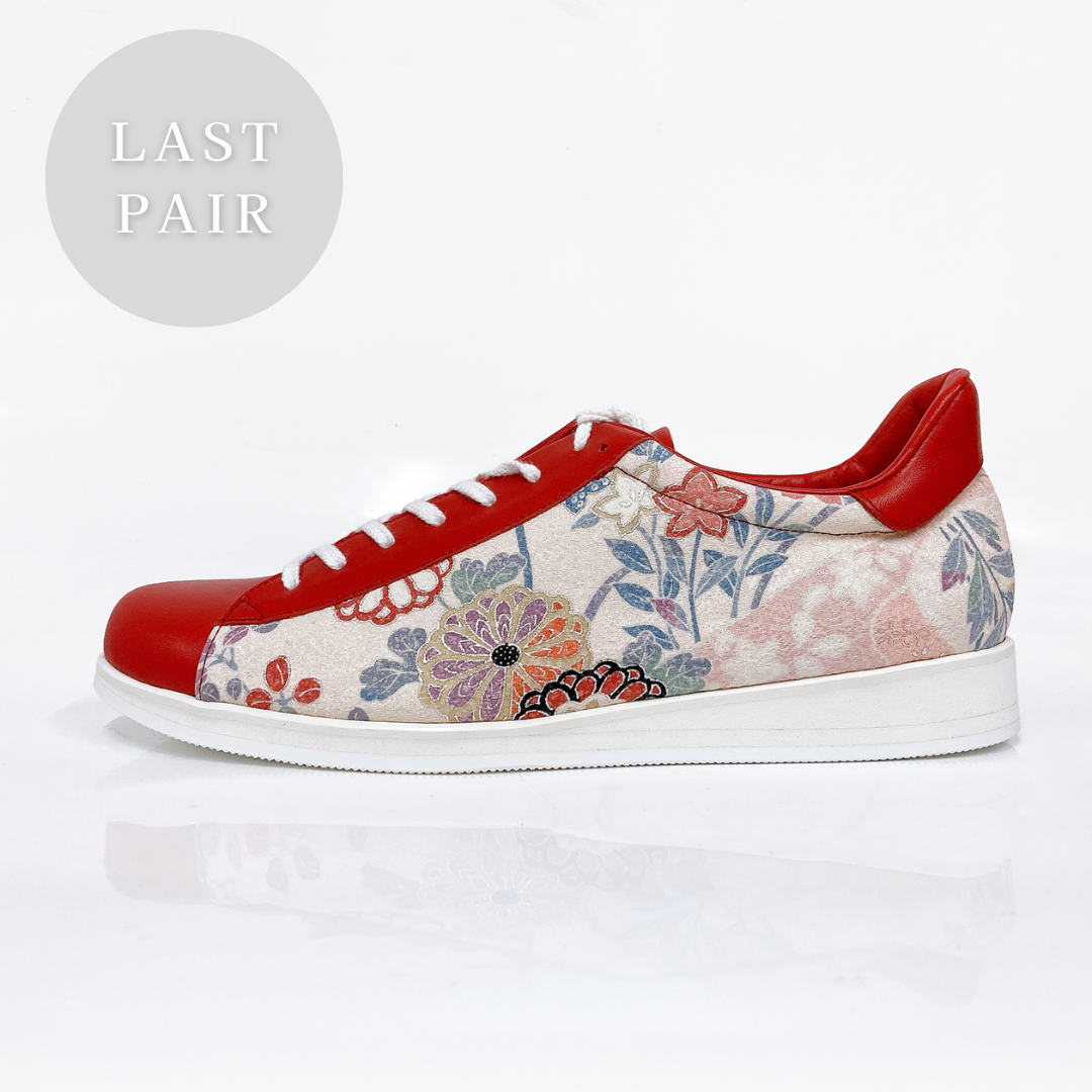 lastpair_2_e4c1bf2c-ed3e-4027-